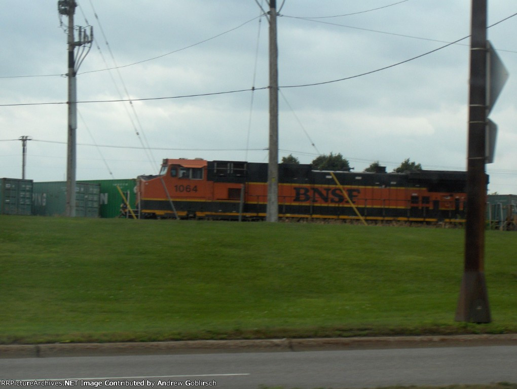 BNSF 1064